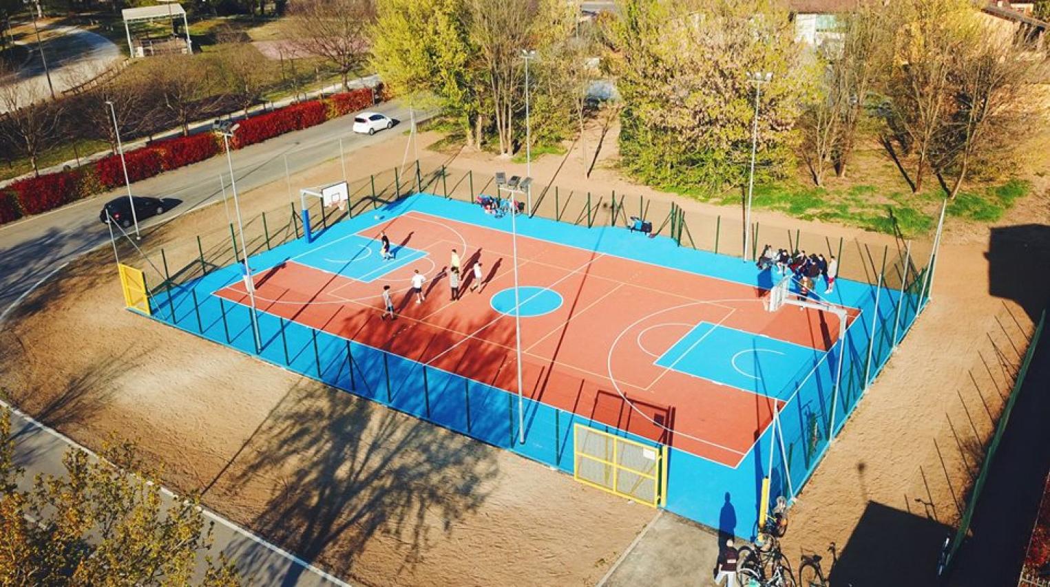 vi-mostriamo-questo-bellissimo-campo-polivalente-per-il-comune-di-leno