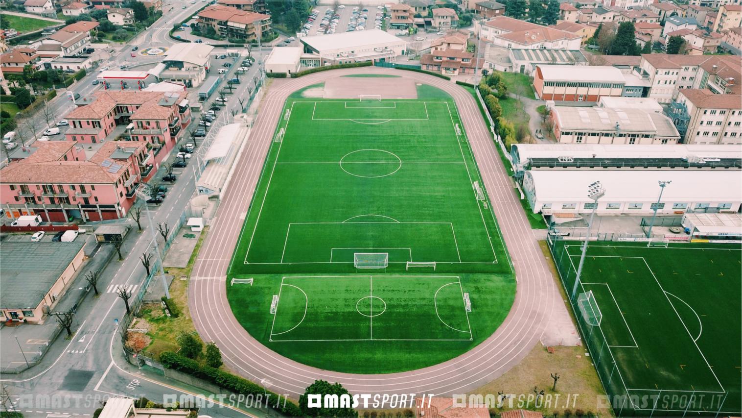bergamo-sarnico-il-nuovo-terreno-gioco-per-assicurare-un-campo-calcio-sempre-in-perfette-condizioni-_02